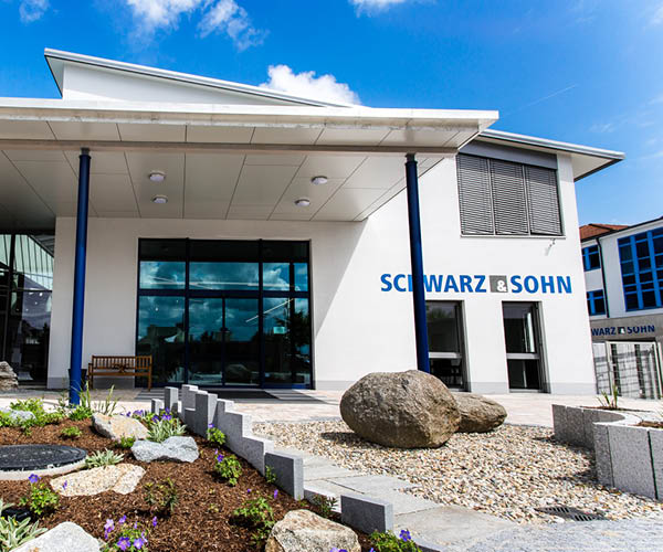 Die moderne Ausstellung von Schwarz & Sohn in Mainburg