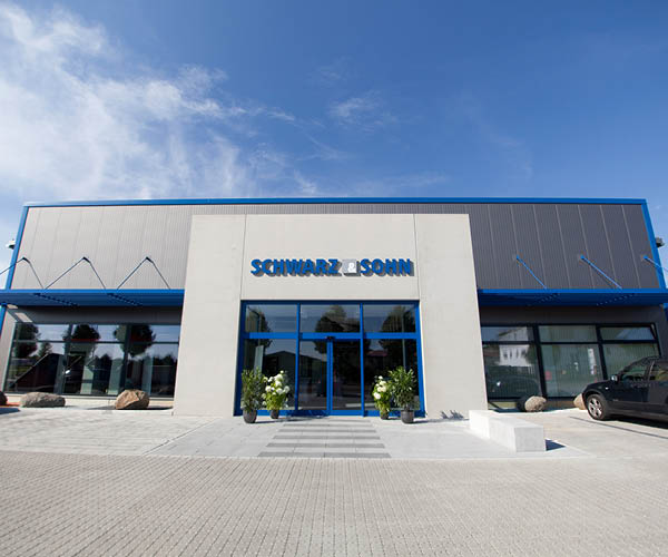 Die moderne Ausstellung von Schwarz & Sohn in Moosburg