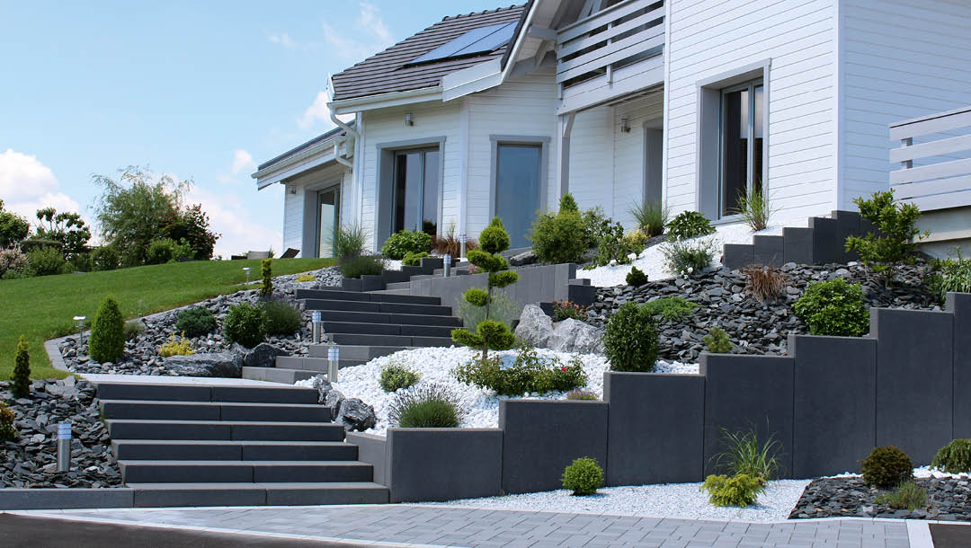 Pflaster, Treppen und Stelen für den Garten- und Landschaftsbau bei Schwarz & Sohn