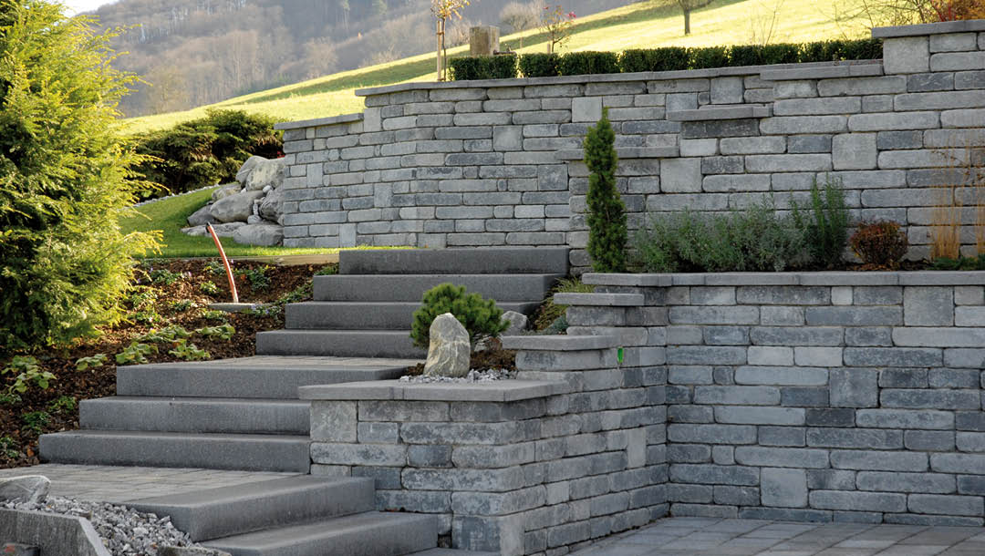 Mauern, Treppen und Abdeckplatten für den Garten- und Landschaftsbau bei Schwarz & Sohn