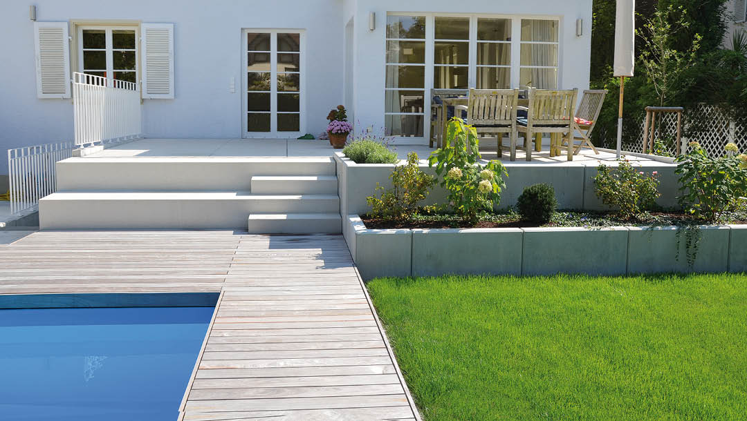 Terrassendielen, Treppen und Stelen für den Garten- und Landschaftsbau bei Schwarz & Sohn