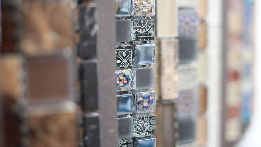 Mosaikfliesen in der Ausstellung von Schwarz & Sohn in Edling
